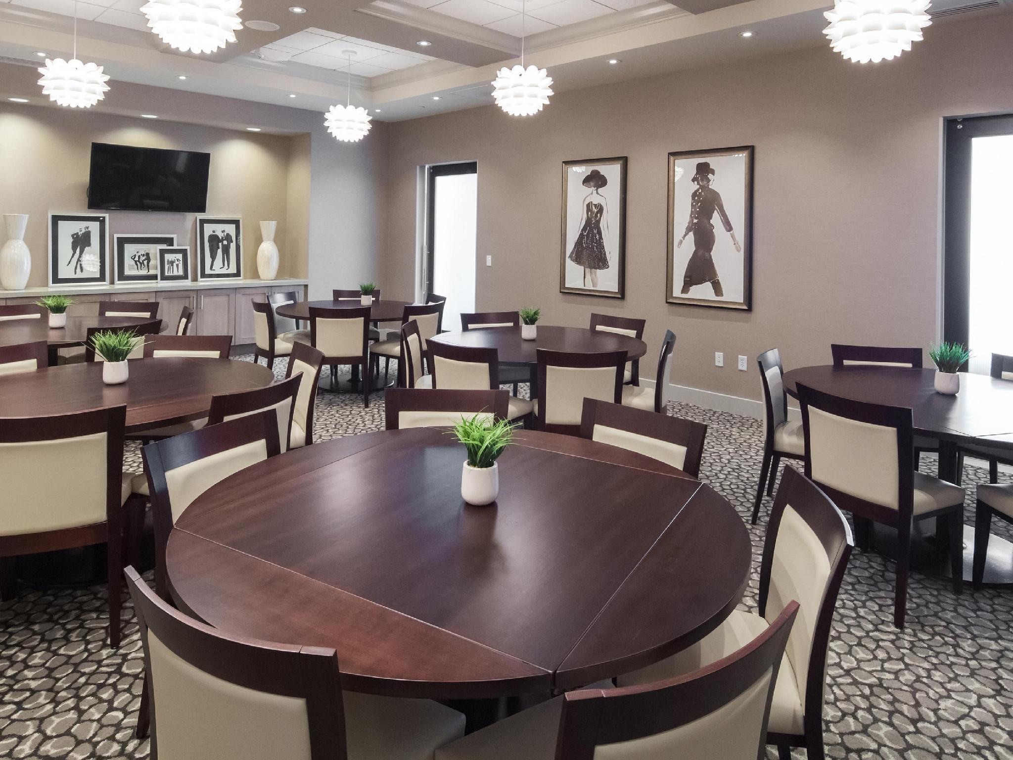 Holiday Inn Hotel & Suites Davenport By Ihg Eksteriør billede