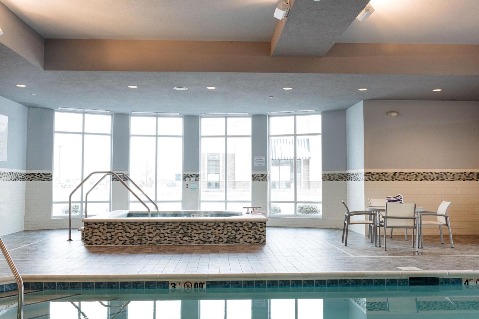 Holiday Inn Hotel & Suites Davenport By Ihg Eksteriør billede